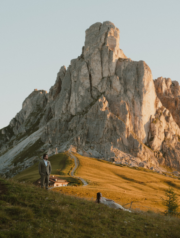 CHOOSING THE TIME OF YEAR TO ELOPE