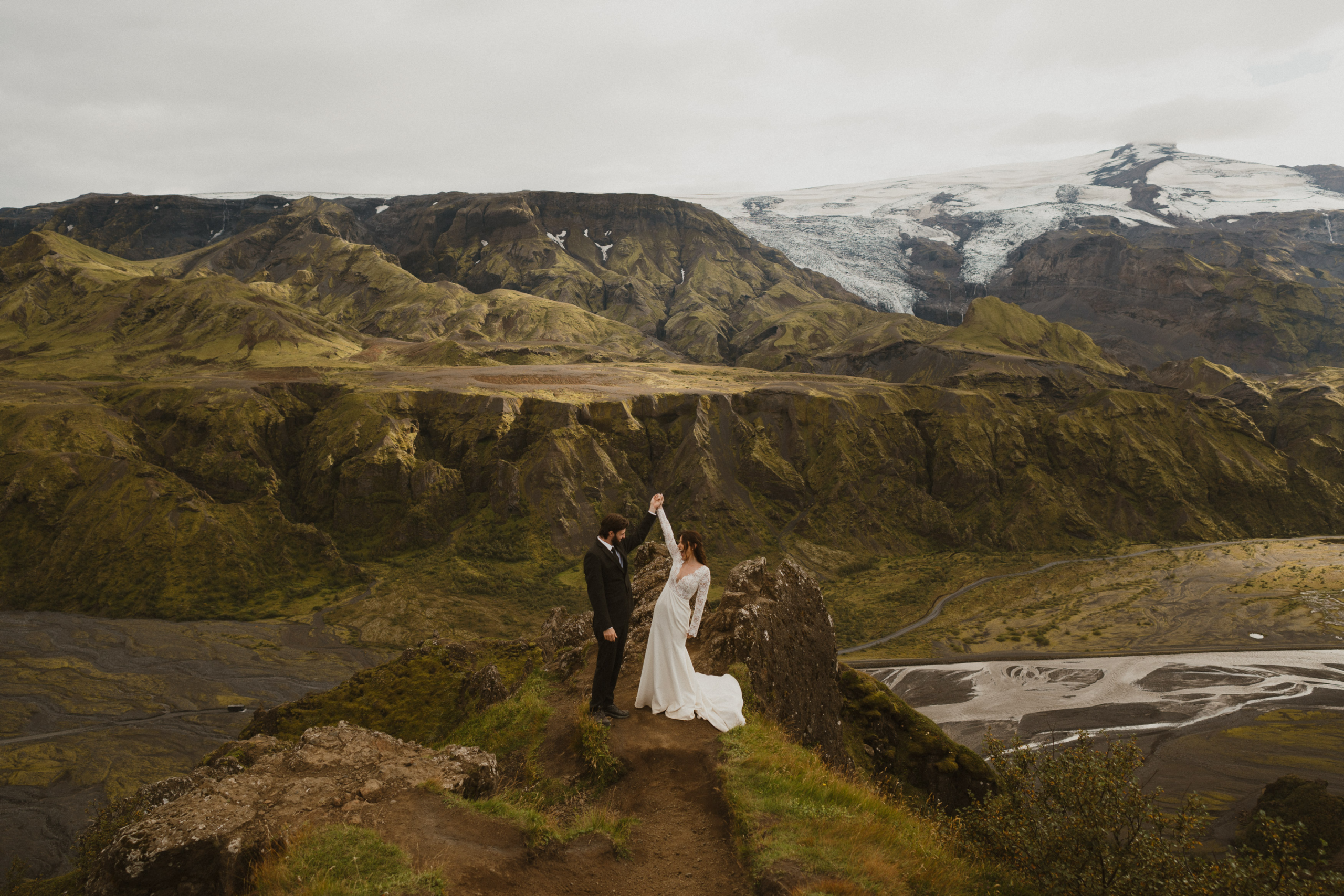 Iceland Elopement Guide: Plan an Adventure Elopement in Iceland