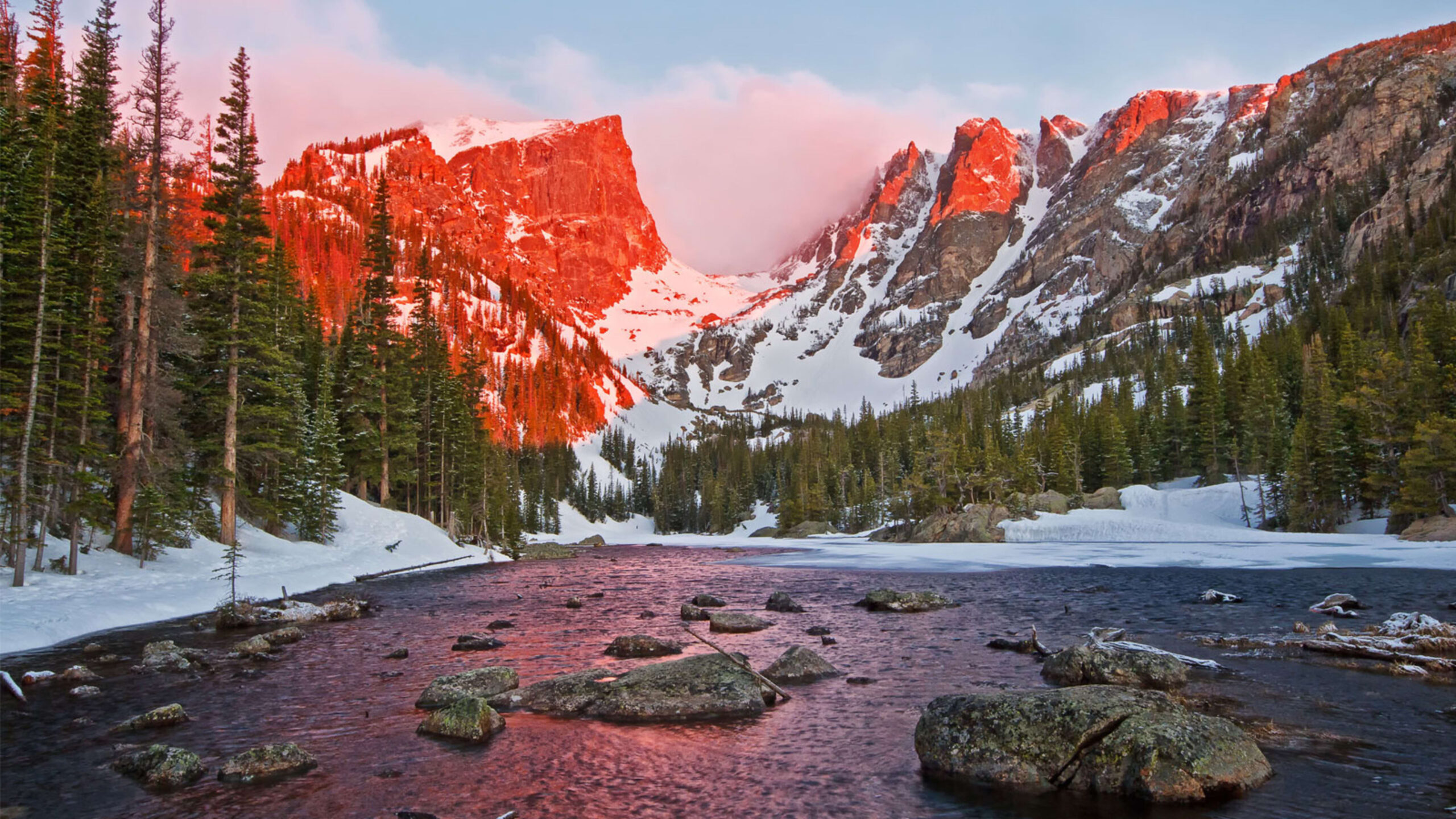 Emerald lake in rocky mountain national park